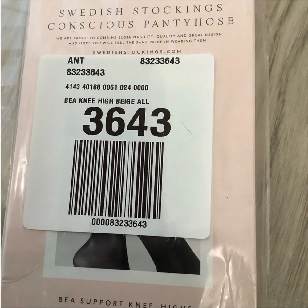 NWT Anthropologie Bea knee high beige stockings❤️❤️❤️❤️